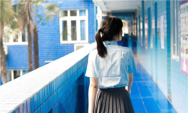 四子王如何找到一个可以帮助我生孩子的女人？