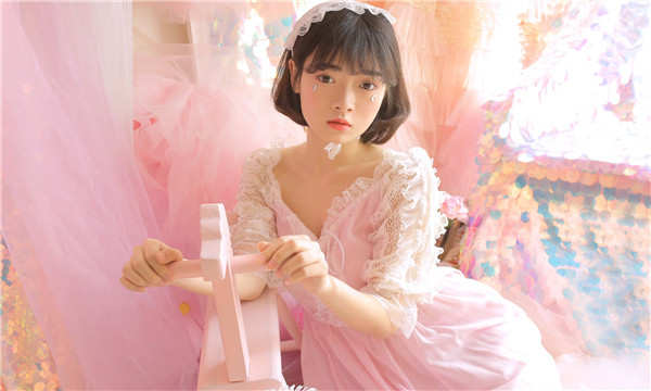 四子王供卵试管代怀生子多少钱？这一直是很多不孕不育家庭关注的话题。在中国，不孕不育的发生率越来越高，根据《中国不孕不育现状调研报告》显示，育龄夫妇的不孕不育率从20年前的3%增长至现在的12.5%-18.2%，患者人数高达6000万以上。在这样的背景下，许多家庭通过供卵试管来实现自己的生育梦想。那么，供卵试管代怀生子的费用到底是多少呢？